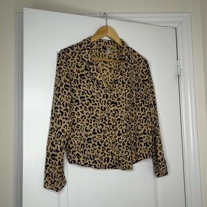 H&M Cheetah Print Button Up Shirt | Size Medium